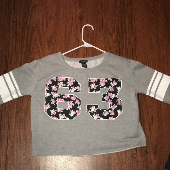 rue21 Cropped Long Sleeves - Picture 1 of 2